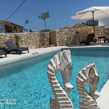 Avra Villa Гайос Стая снимка