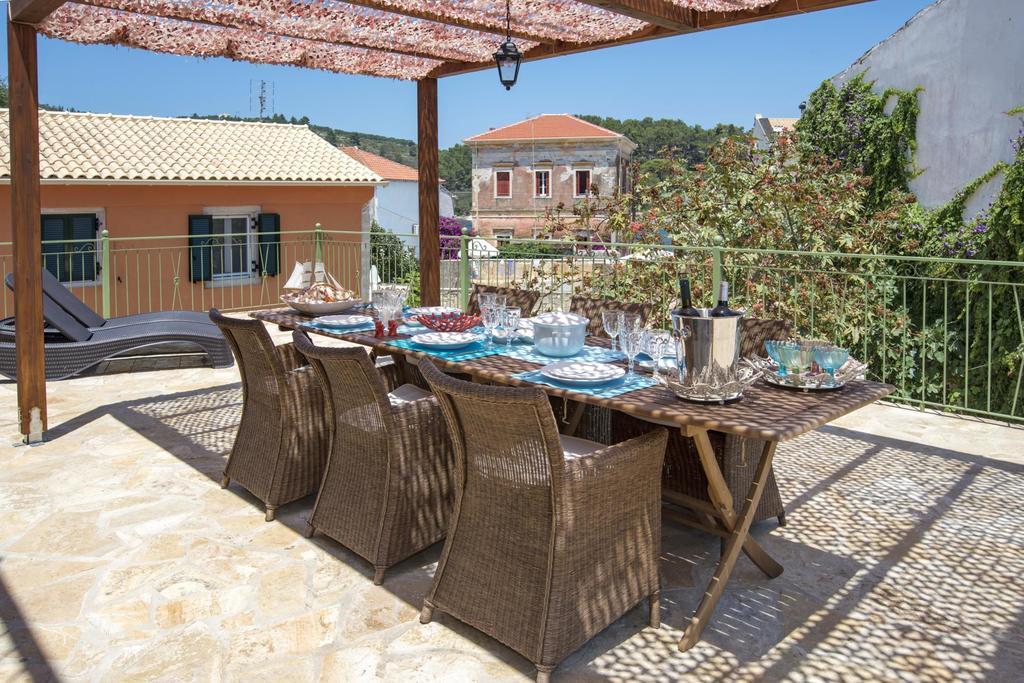 Avra Villa Гайос Стая снимка