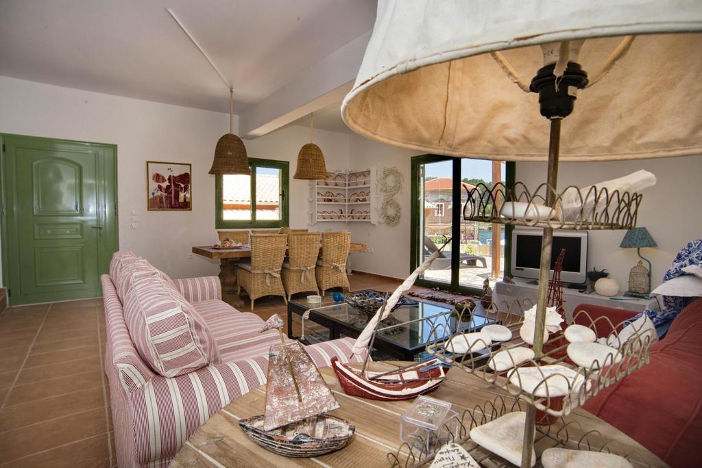 Avra Villa Гайос Стая снимка