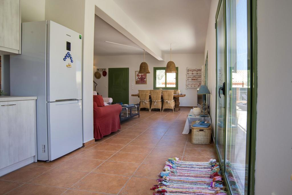 Avra Villa Гайос Стая снимка