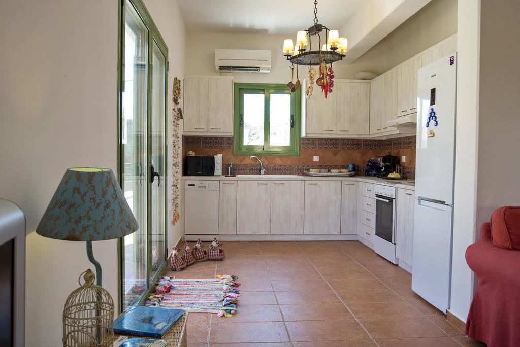 Avra Villa Гайос Стая снимка