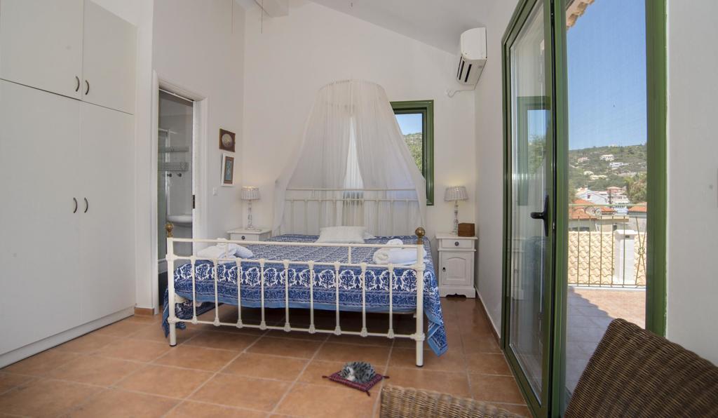 Avra Villa Гайос Стая снимка
