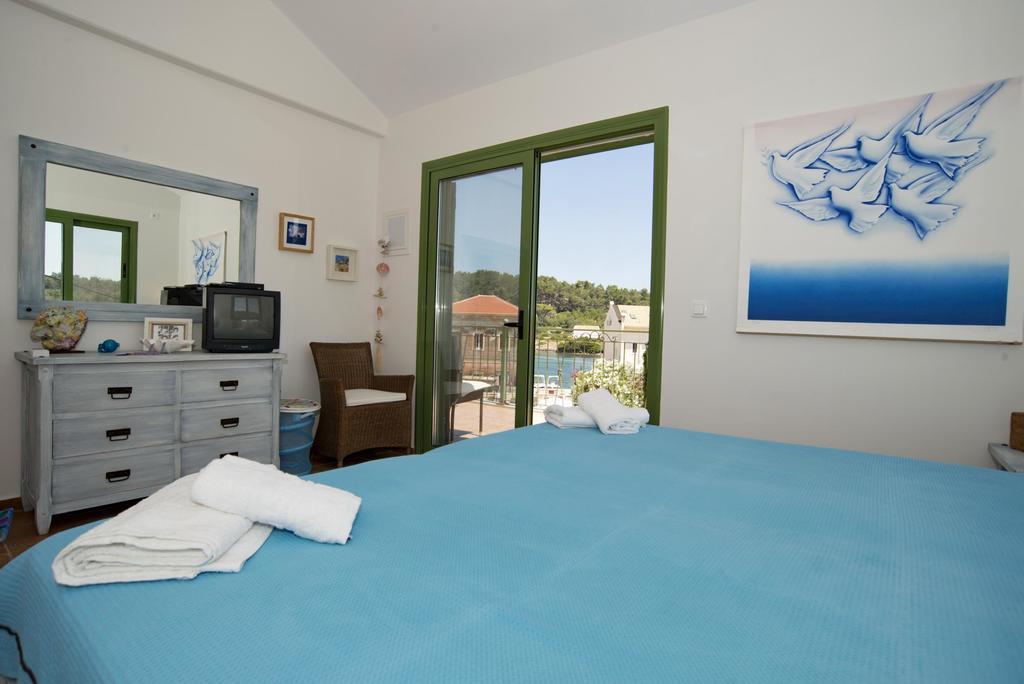 Avra Villa Гайос Стая снимка